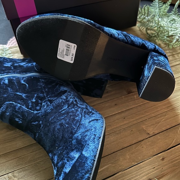 NIB Lane Bryant Velvet Blue Booties - Picture 4 of 5